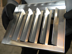 钣金加工企业如何通过引进自动化折弯成型设备降低生产成本，提高产品质量？-中山开云手机端·官方版在线-开云(中国)-开云手机端·官方版在线-开云(中国)